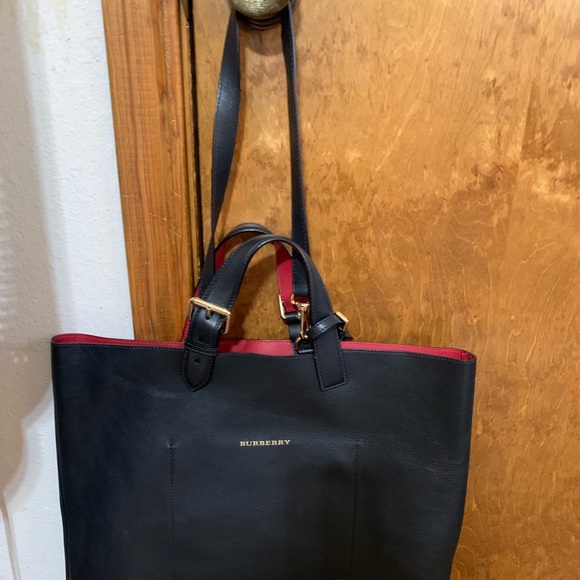 Burberry Reversible Purse Black/Red w/wallet - Picture 6 of 8